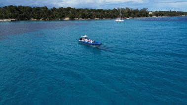 blue-boat-nissa-croisières-boat-tour-discovery-excursion